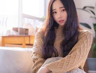 Bambi(밤비)又带来了不可抗拒的美图，像“BLUECAKE”那么闪亮，让人停不下来的冲动！