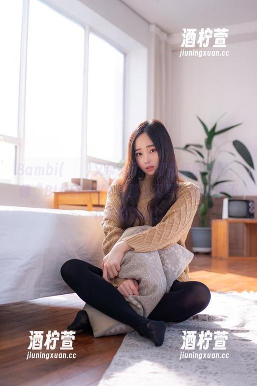 Bambi(밤비)又带来了不可抗拒的美图，像“BLUECAKE”那么闪亮，让人停不下来的冲动！