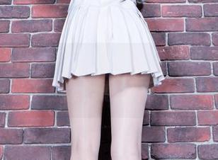 Beautyleg – Angel的学妹图集：有点太好看了，强烈想给她打100分！