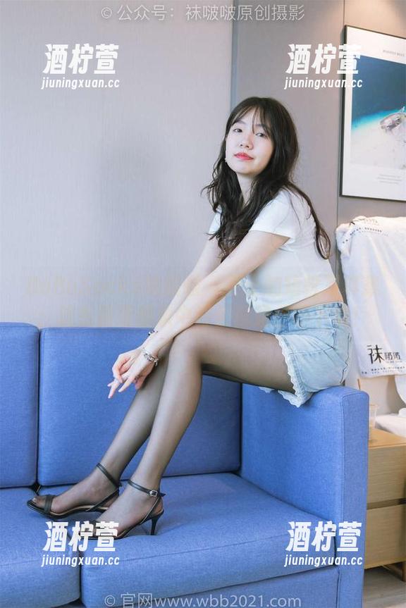 BoBoSocks袜啵啵 - 芝士的短靴写真集：这东西没想象中好但就是停不下来！