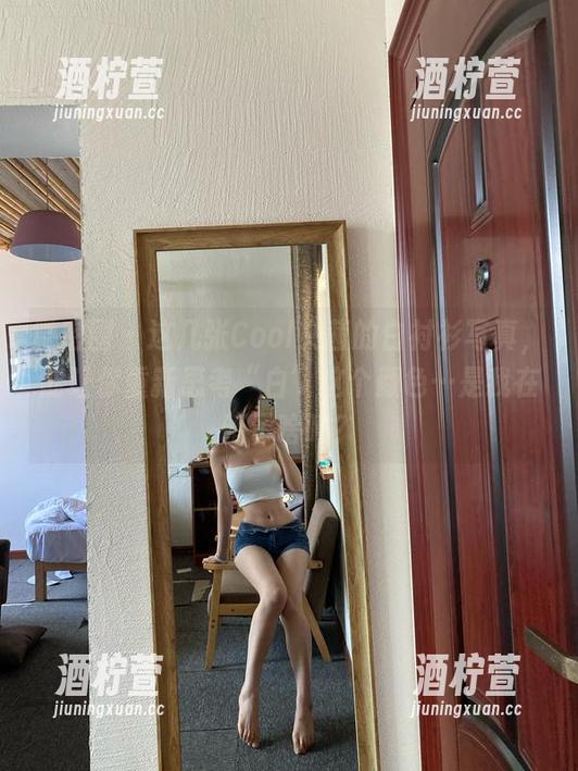 微密圈 - 这几张Cool文茜的白衬衫写真，能让你重新思考“白”这个颜色…是我在暗示啥吗？