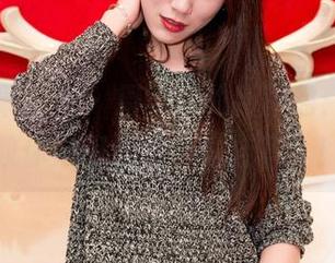 GIRLT果团网 – 周晓唯的新图包：教室，教你如何优雅地“挂科”！