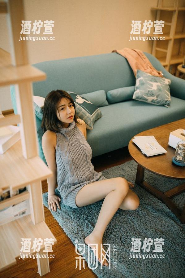 GIRLT果团网 - 梦心月套图精选：白衬衫如何让一切变得普通又不普通