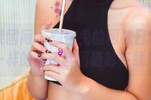 GIRLT果团网 – 酸酱兔的网袜日常：云朵一样的高清套图随时在线！