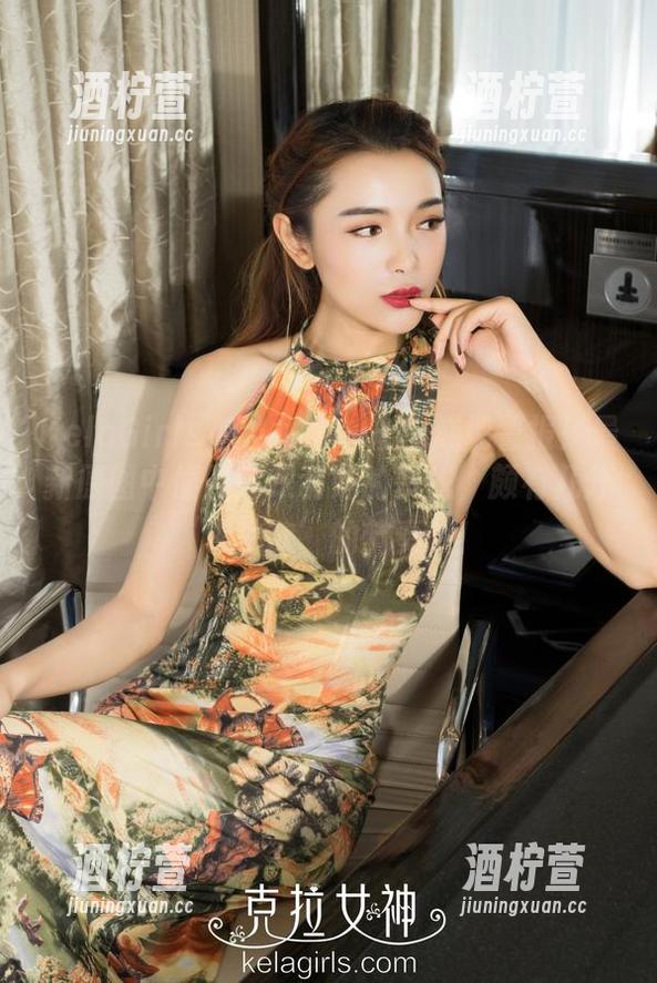 KelaGirls克拉女神 - 形象崩塌警报！最新原图中僮僮高跟萌妹的步伐，颇有几分‘求生欲’的节奏哦！