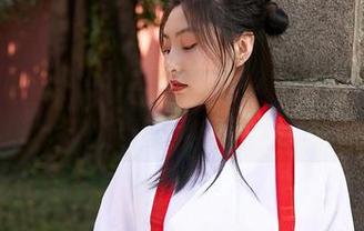 MiiTao蜜桃社 – Cris_卓娅祺的新黑白套图更新！看得我心里的色彩都变单了！