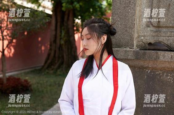 MiiTao蜜桃社 - Cris_卓娅祺的新黑白套图更新！看得我心里的色彩都变单了！
