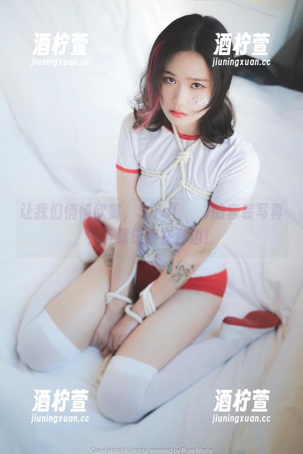 让我们悄悄欣赏，Sira(시라)的套装写真，下载链接在那边！