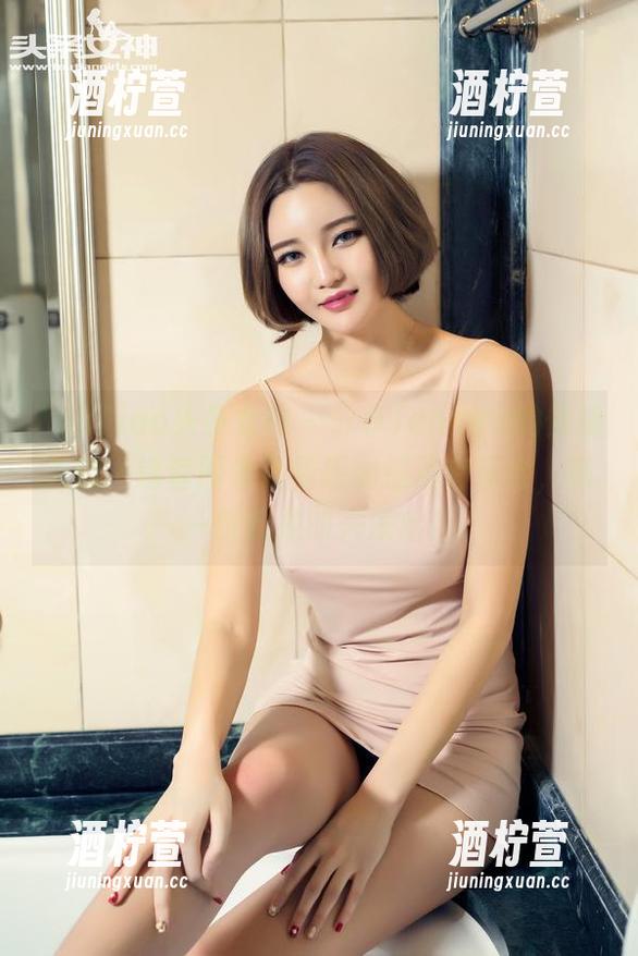 TouTiao头条女神 - 分享JennyR的情绪人像，这套图像是情感的摇滚音乐会，每一张都是即兴演出！