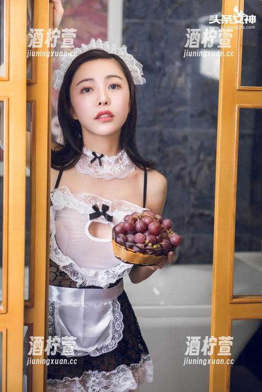 TouTiao头条女神-秦若兮 TouTiao头条女神 - 最新作品集:秦若兮的睡衣秀,比如说,这种随性真让人难以抗拒。