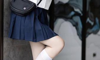 XIAOYU语画界 – 图片里的香气，Cherry樱桃酱与吊带的不寻常碰撞