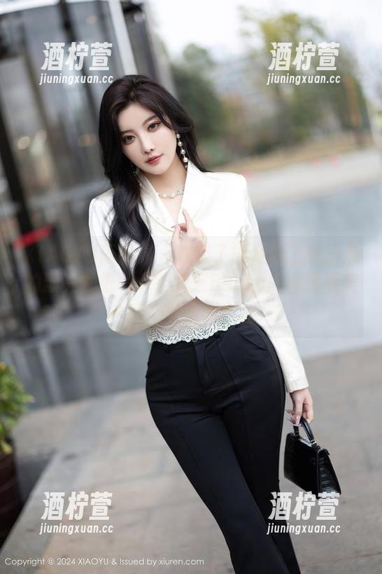 XIAOYU语画界 - 像极了能从墙上跳出来的漂亮壁纸——徐莉芝Booty的体操服美图感觉恰到好处