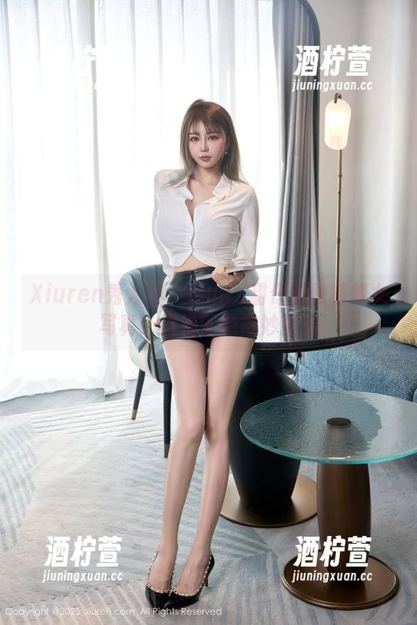 Xiuren秀人网 - tina_甜仔的独特修女写真：僧袍下的微妙张力