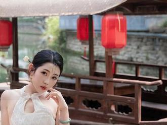 Xiuren秀人网 – 写真《丝袜》，小泡芙winna，又一次让我止不住地目光游离，记得闭嘴啊！