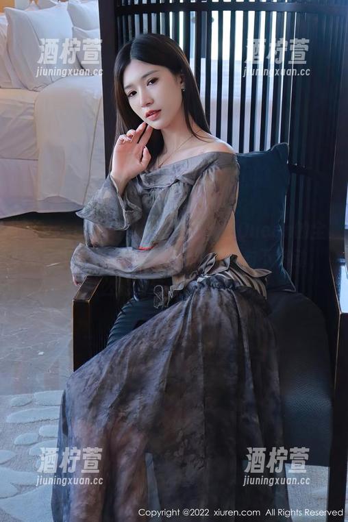 Xiuren秀人网 - 看到王婉悠Queen的全套写真，真的是双目不自觉地向下移动，怎么能有这么美的足呢？