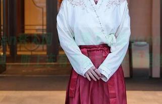 Xiuren秀人网 – 免费王馨瑶yanni肉丝写真，听上去有点诱惑，实际是啥？