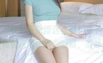 Xiuren秀人网 – 私语baby的职业装作品，竟然可以搭配得这么妙！想下载？注意你的选择也得专业哦，哈哈。