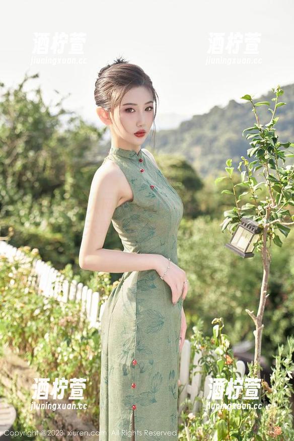 Xiuren秀人网 - 黄可Christine泳衣图包，夏天真能是个撒欢的季节啊！