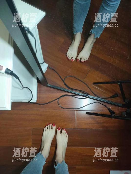 YuYu超甜丫 微密圈 - 看着YuYu超甜丫的双人高清套图,脑海中不断浮现出脑补剧本,挺复杂的。