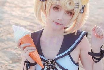 高清：“yui金鱼”在泳池摇曳，微波荡漾中含蓄的美感