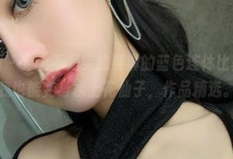 微密圈 – 穿上不爱笑的赛琳的蓝色连体比基尼，我也能变身水上花仙子，作品精选。