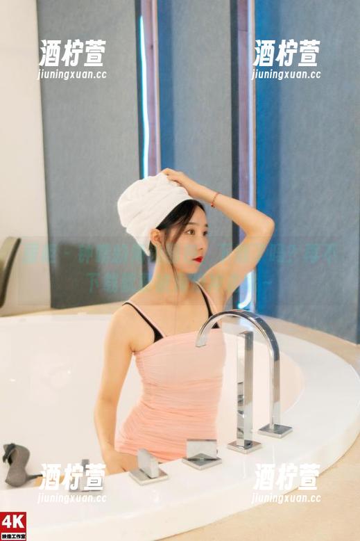 丽柜 - 钟晴的海边图包，下载了吗？再不下载就要被海浪冲走哦～