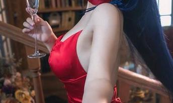 快来瞧瞧！伊喵_Master的碧蓝航线美图：竟然还有这种姿势？