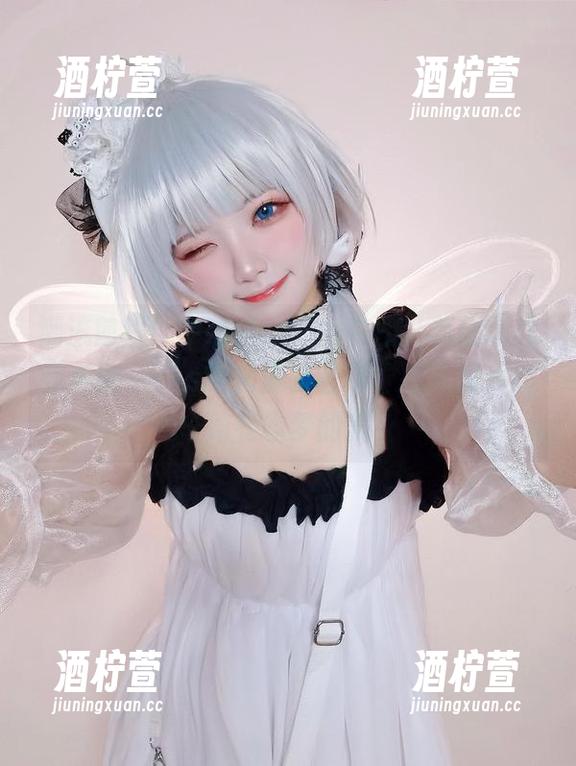 潮流前线！伊喵君_Nya在四叶草剧场的法芙娜，cos的角度万般好，揭开图片的一角有噩梦的美！