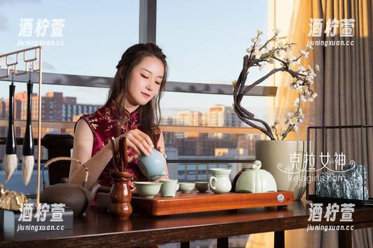 克拉女神 - 浴缸+大阳=一组让你忍不住多看几遍的写真