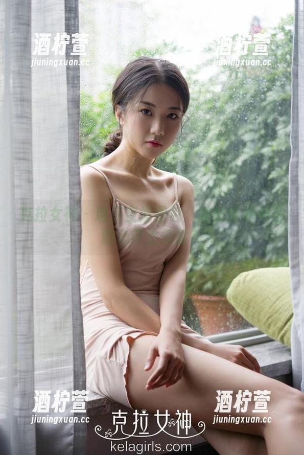 克拉女神 - 瑞莎空姐图包：她能否把乘客的心带上云霄？