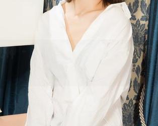 克拉女神 – 幸福靠眼镜：西景写真集中的不经意一瞥