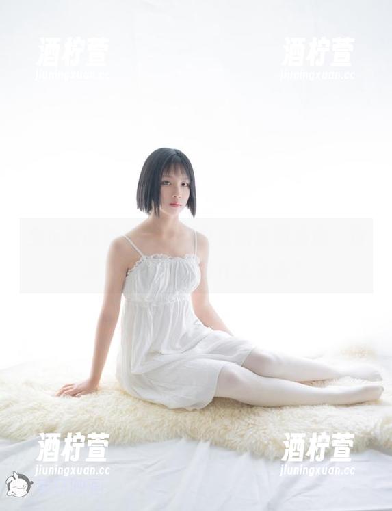兔玩映画新作，白裙白丝的套图精选，猜猜它们和夏天有什么关系？