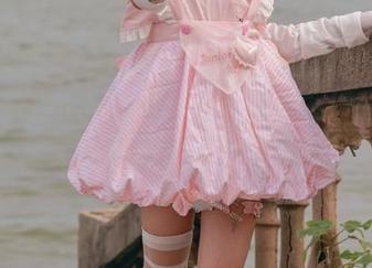 别看咬人小小兔长得是小兔子，泳装全套里藏着大心机吧！