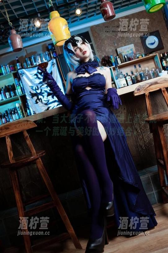 壁纸合集：当大梨子不是御姐遇上杀生院，一个荒诞与美好的绝妙结合。
