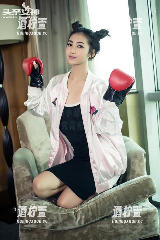 头条女神 - 来自小晴子的套图分享，女仆装的究竟有多可爱？