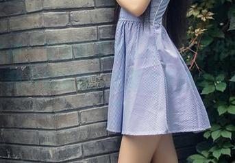 头条女神 – 空姐制服双人行，玄子作品集又更新！我只想知道，机票包不包含这种风格？