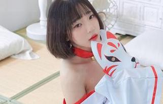 姜仁卿(강인경)和她的白色比基尼，谁说免费写真没人看？瞧这身姿，眼睛都舍不得挪开。