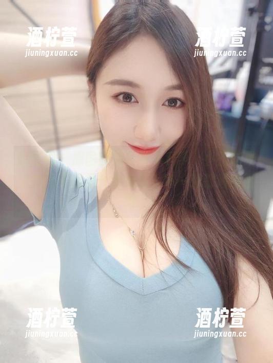 微密圈 - 原图画风非常不科学，小玉吃果冻的马甲线是什么魔法？每一张都超级精致。