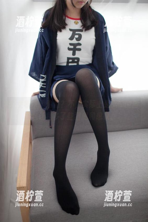 少女秩序 - 瑜伽？不，实际上是小葵的图包让我多了些猜测和想象。