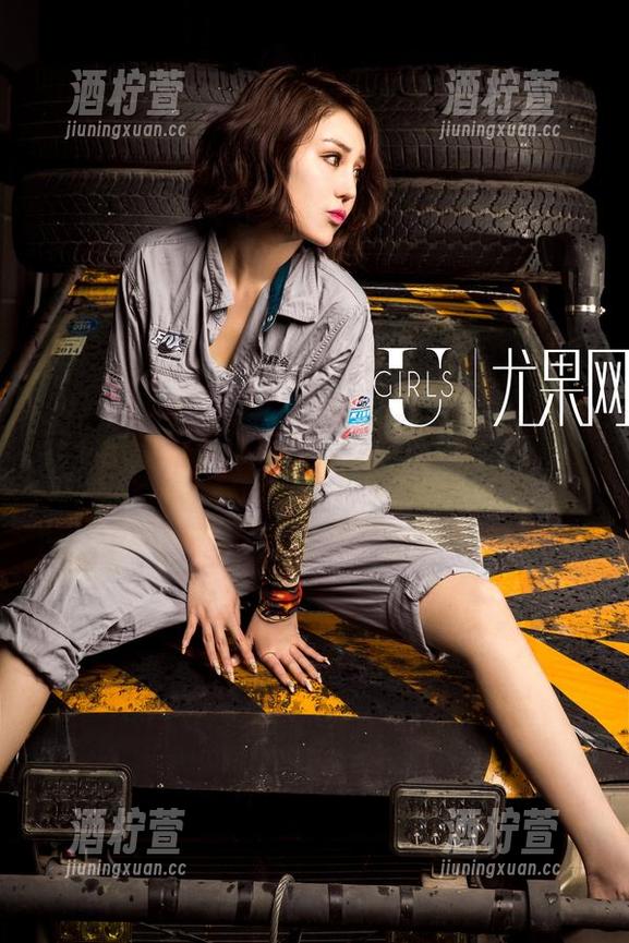在尤果网发现小野猫：她们的举动让你我只能默默观望。