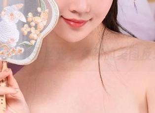 年年Nnian无圣光，女孩的美图反转剧？