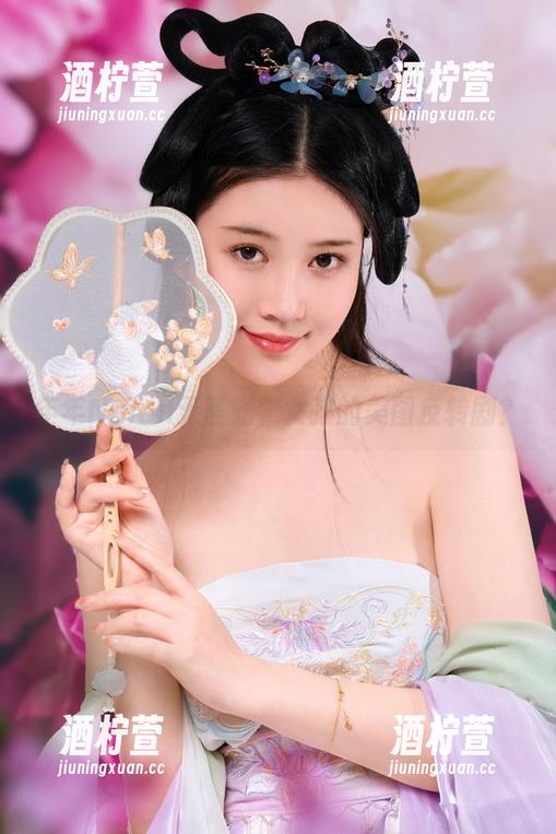 年年Nnian无圣光，女孩的美图反转剧？