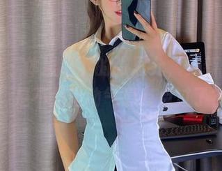 微密圈 – 体操服下的张思允，更新了图片，是不是运动气息有点过了？