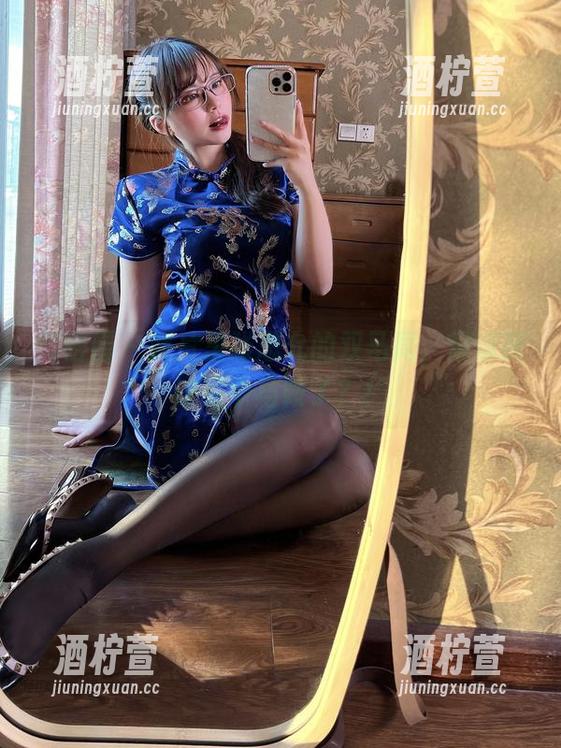 微密圈 - 照片里张思允的双马尾，难道我该买个马鞍了？！