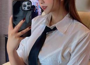 微密圈 – pass给你，张思允和她的烈焰玫瑰房车原图和套图，典型的“你不看我看”！
