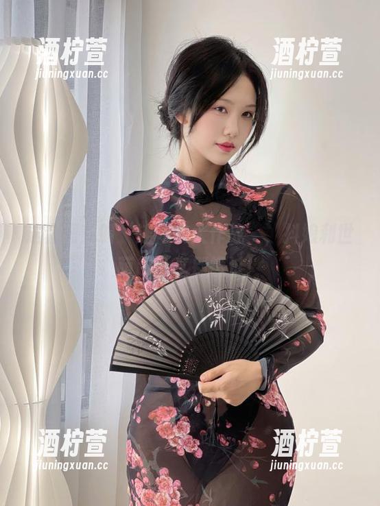 这套图就叫‘连体衣大作战’，抖娘利世萌趣分享别错过！