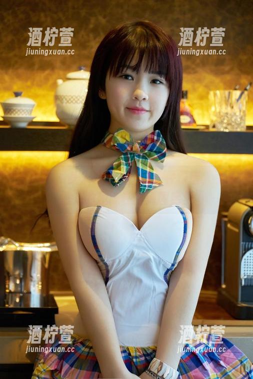 推女郎 - 多一件睡衣，少一件烦恼，看林清儿的趣味在高清图库里