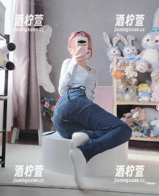 当日奈娇的制服作品遇上无圣光，是真的...别有一番滋味。