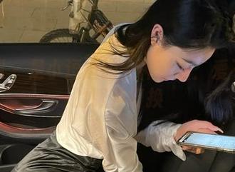 微密圈 – 是小逗逗的女神套图：爱不释手的眼神切换