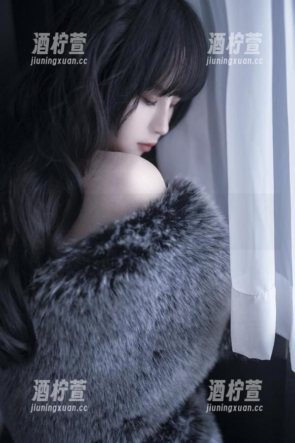 小心！晕崽Zz的私房美图已就位，JK元素悄悄潜入其中。